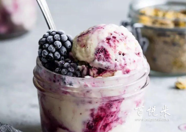 烘焙中常用的酒有哪些?它們有什么區(qū)別?和什么甜點(diǎn)最搭?